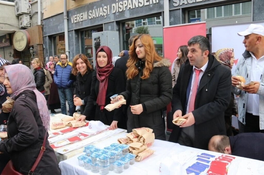 Samsun'da sağlıklı beslenme ve hareketli yaşam yürüyüşü yapıldı - Resim 15