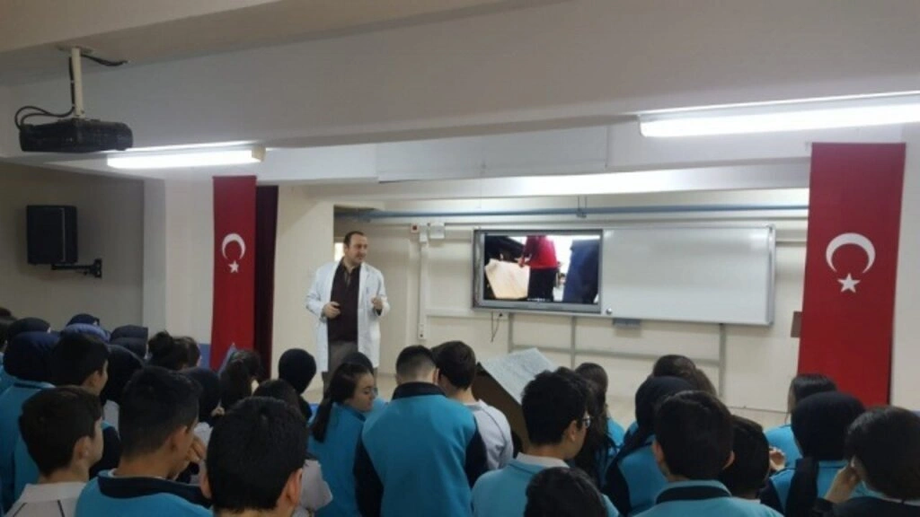 ibn-i Sina Lisesinden örnek Davranış - Resim 4