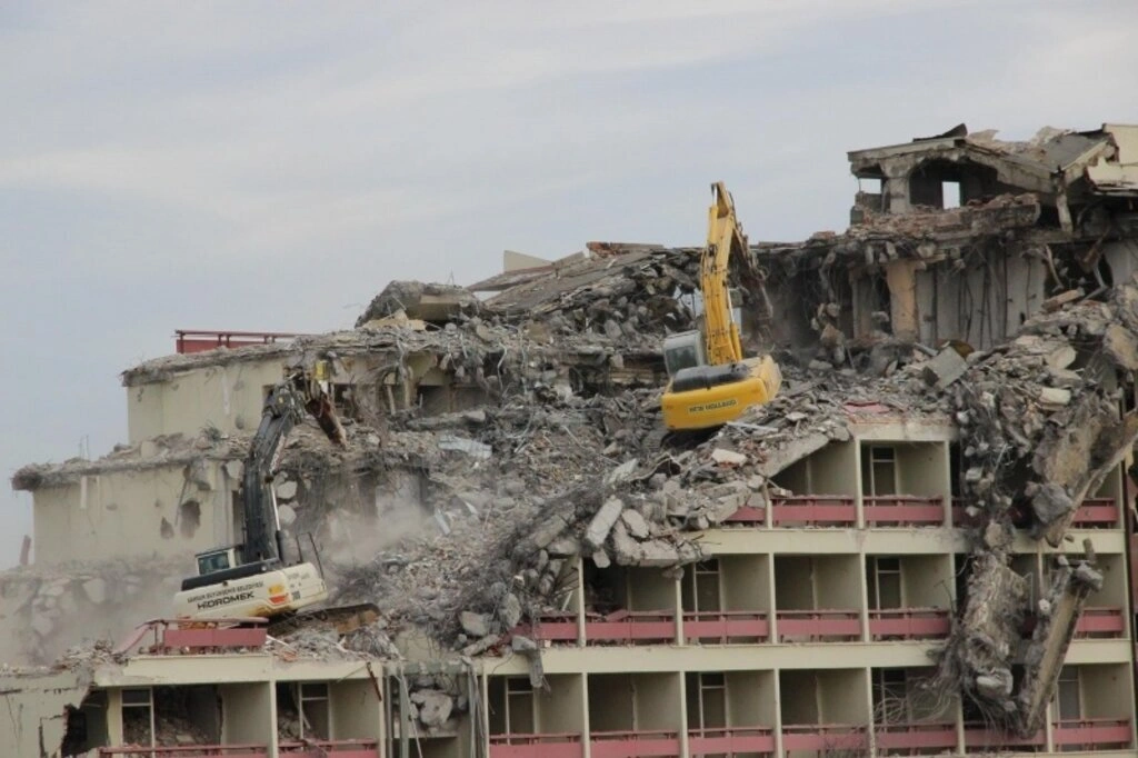 Büyük Samsun oteli yıkım çalışması - Resim 16