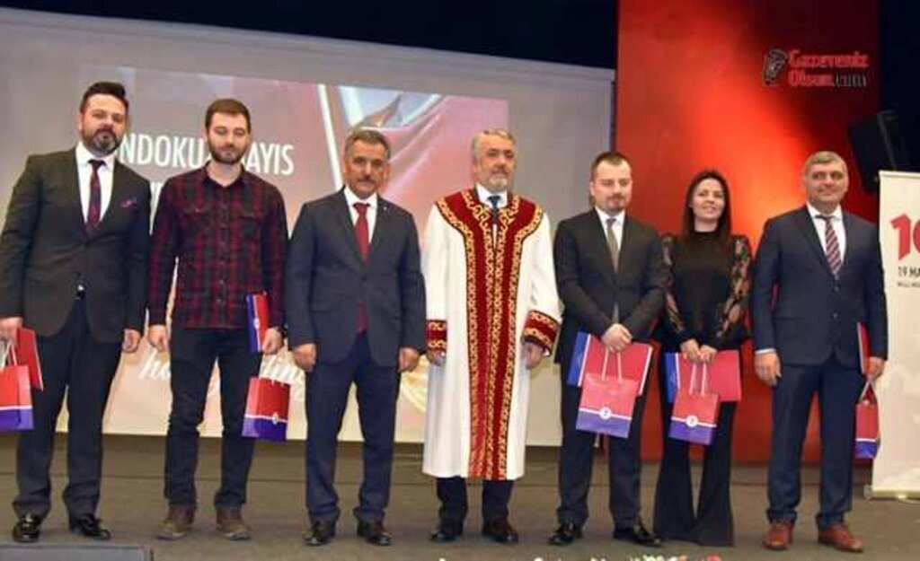 OMÜ’de Aşama Kaydeden Öğretim Üyeleri Biniş Giydi - Resim 10