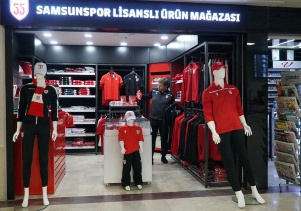 İstanbul'a Hareket Öncesi Teknik Direktör Ertuğrul Sağlam Store 55'i Gezdi - Resim 7