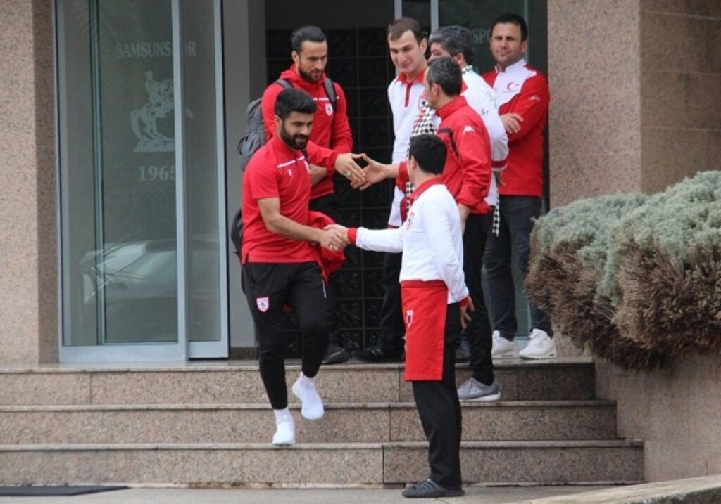 İstanbul'a Hareket Öncesi Teknik Direktör Ertuğrul Sağlam Store 55'i Gezdi - Resim 1