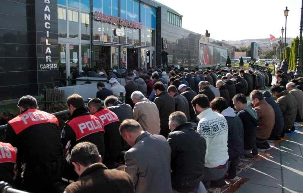 Charlie Hebdo karikatürlerinin yayınlanmasına Samsun'dan büyük tepki - Resim 1