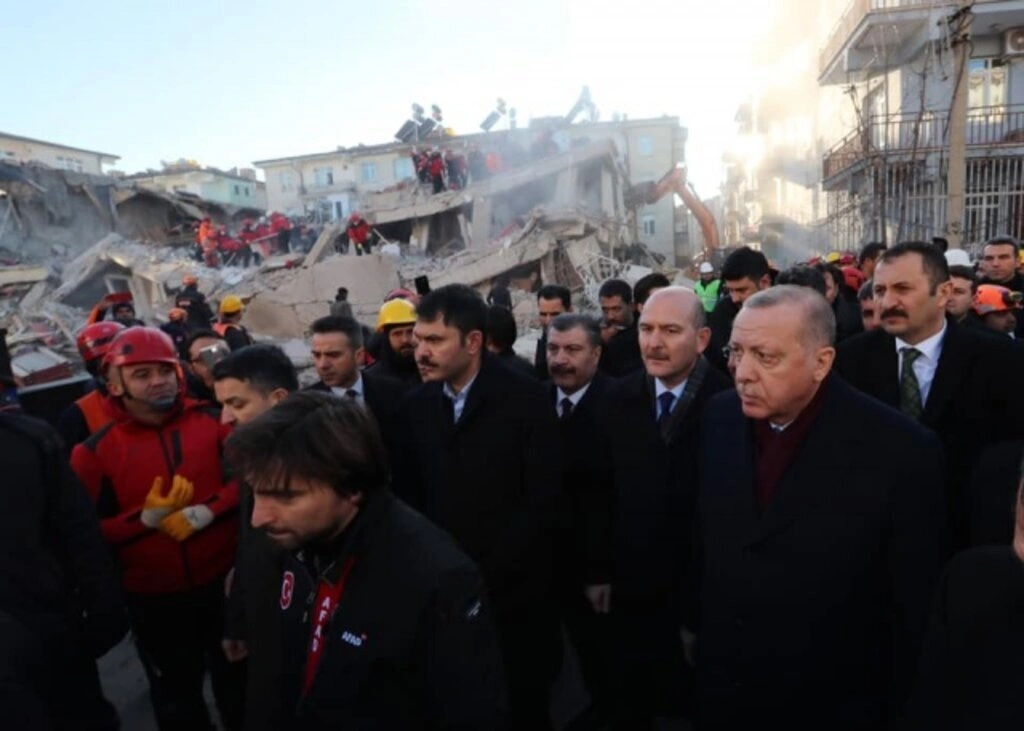 Cumhurbaşkanı Erdoğan deprem bölgesinde - Resim 2