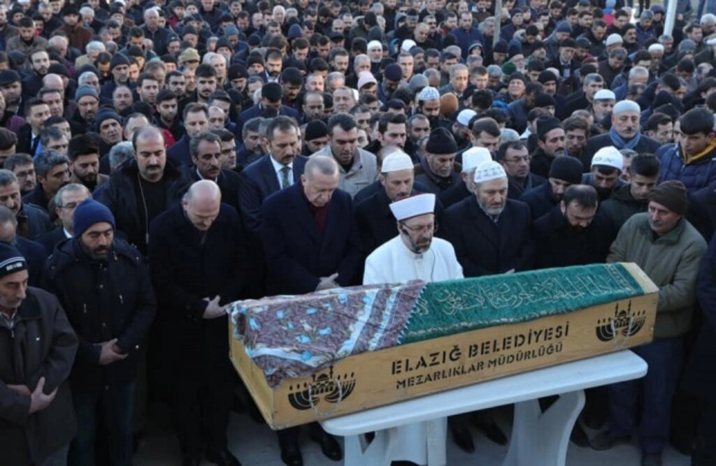 Cumhurbaşkanı Erdoğan deprem bölgesinde - Resim 5