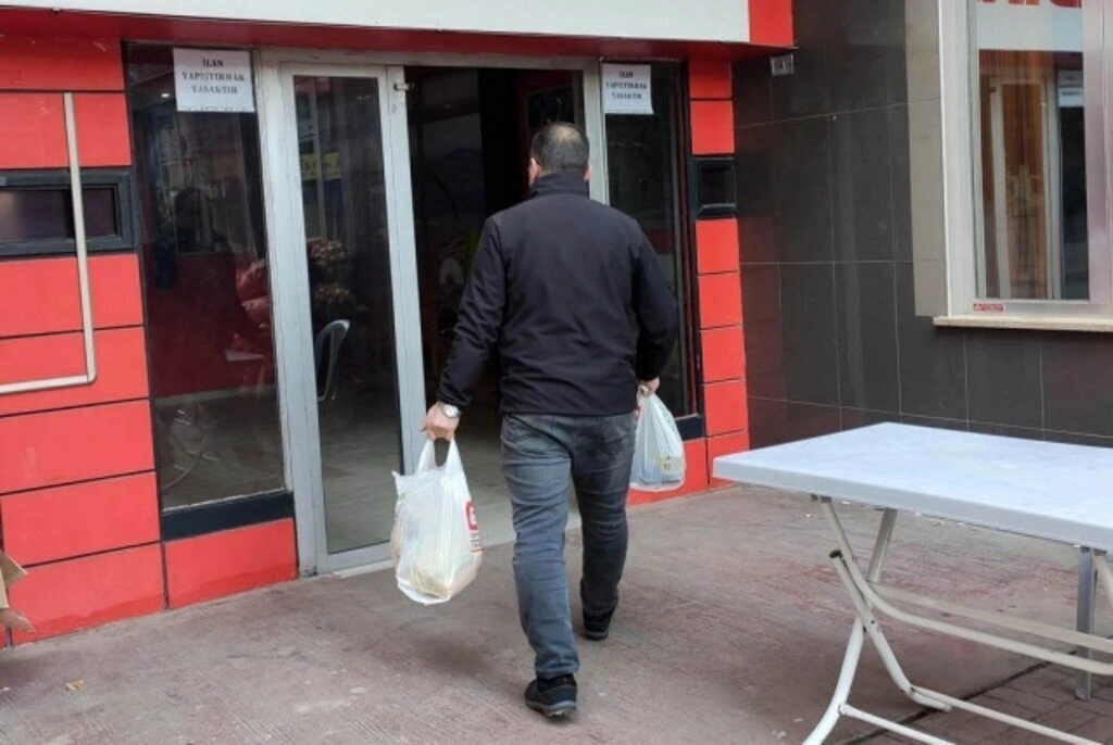 Bafra'da Depremzedelere Yardım Kampanyası - Resim 3