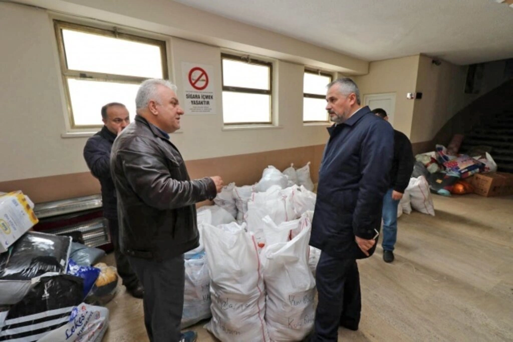 Bafra'da Depremzedelere Yardım Kampanyası - Resim 6