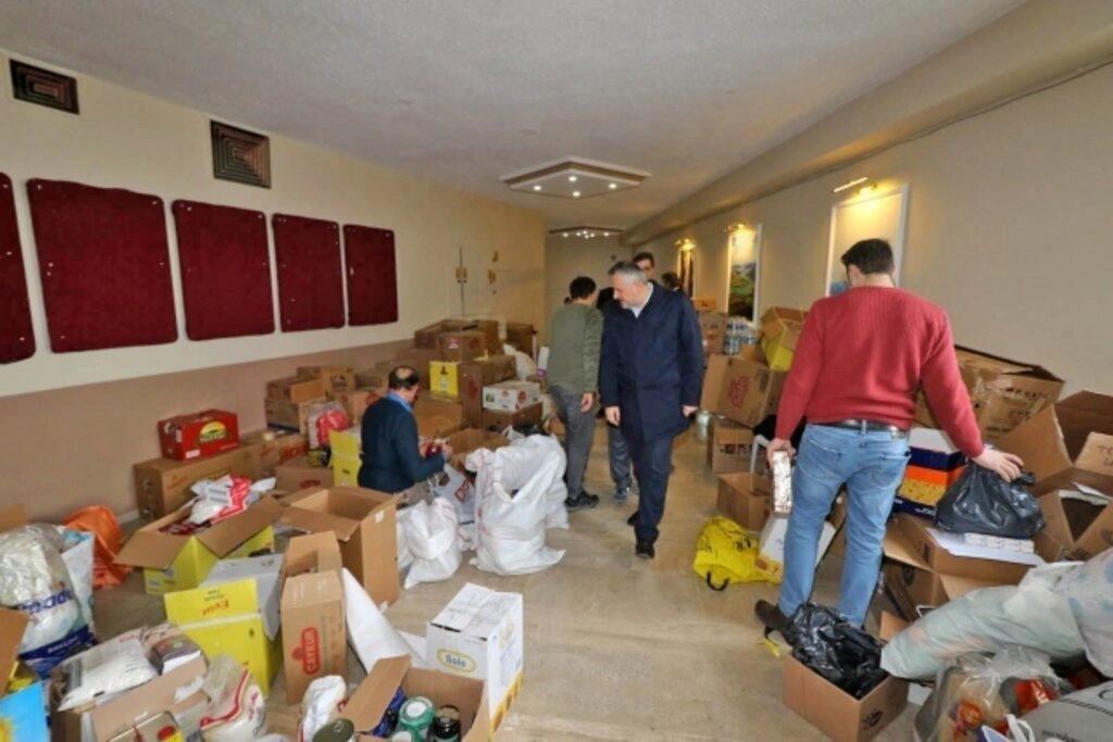 Bafra'da Depremzedelere Yardım Kampanyası - Resim 12