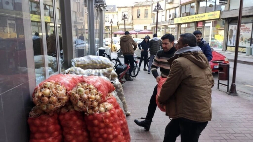 Bafra'da Depremzedelere Yardım Kampanyası - Resim 17