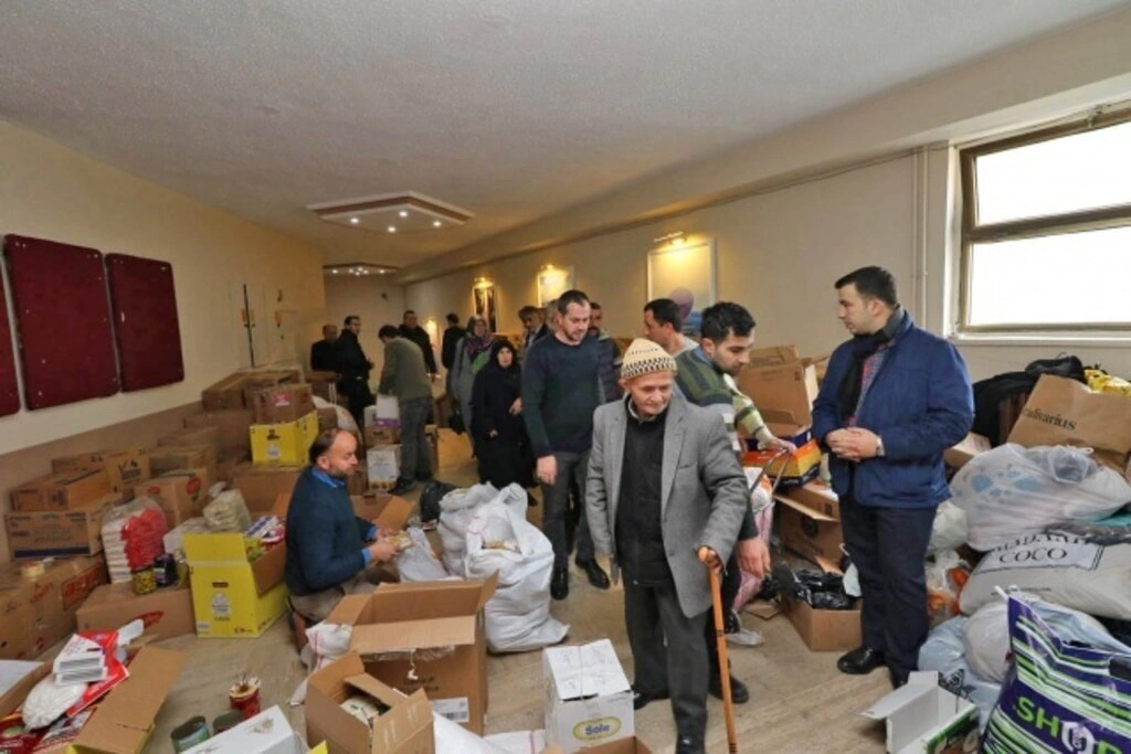 Bafra'da Depremzedelere Yardım Kampanyası - Resim 23