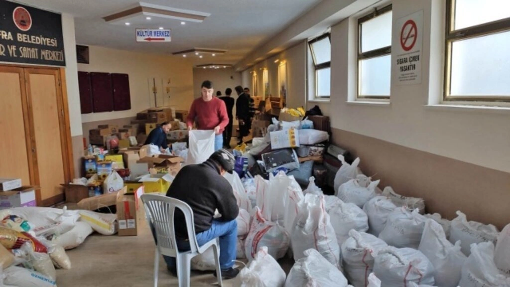 Bafra'da Depremzedelere Yardım Kampanyası - Resim 28