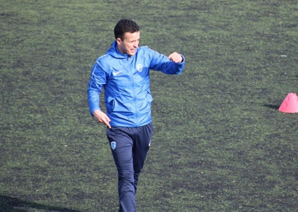 Genk Takımının Antrenörlerinden Saha Antrenmanı - Resim 3