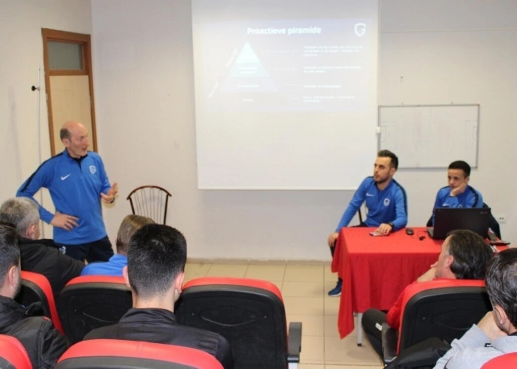 Genk Antrenörlerinden Toplantı - Resim 1
