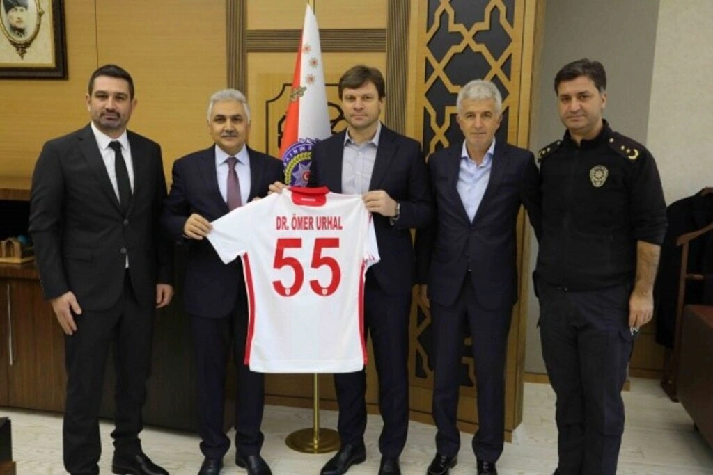 Yılport Samsunspor'dan Emniyet Müdürlüğüne Ziyaret - Resim 1