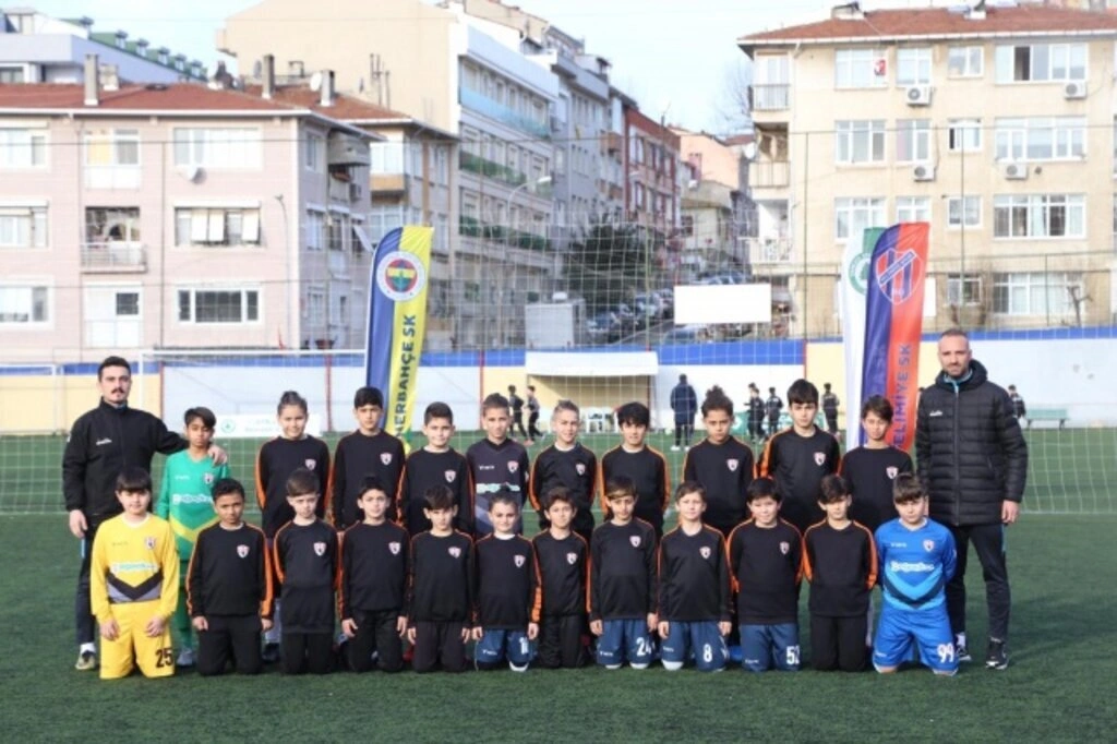 Atakum Belediyespor U-11 İstanbul'dan başarı ile döndü - Resim 3