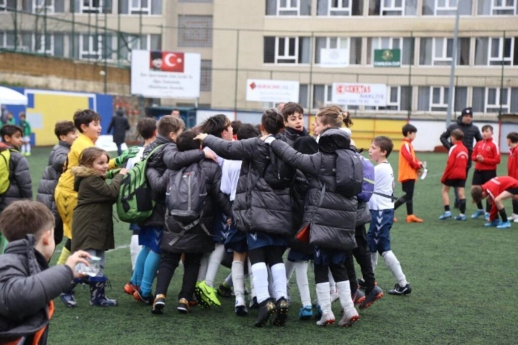 Atakum Belediyespor U-11 İstanbul'dan başarı ile döndü - Resim 4
