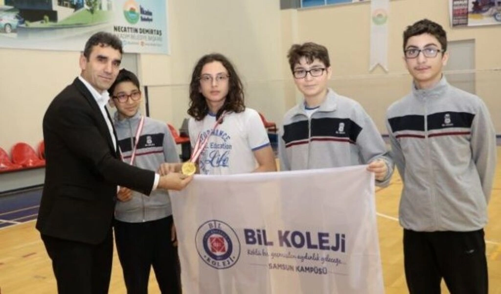 Okullar Arası Badminton Yıldızlar İl Birinciliği Müsabakaları Sona Erdi - Resim 3