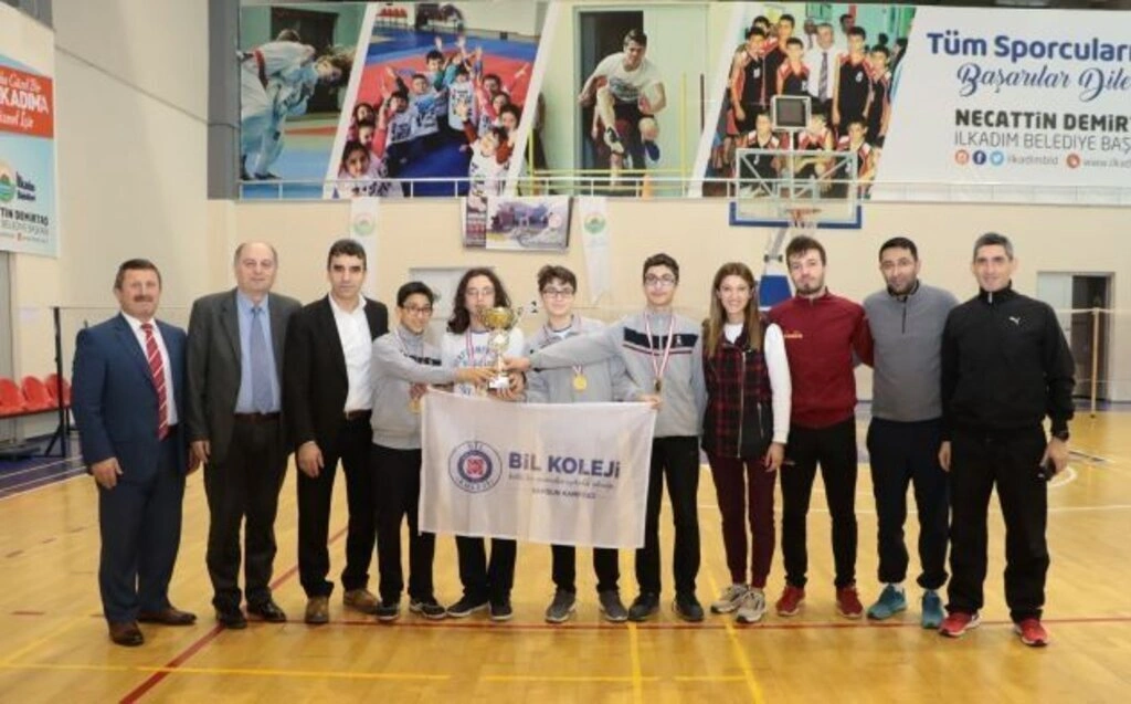 Okullar Arası Badminton Yıldızlar İl Birinciliği Müsabakaları Sona Erdi - Resim 15