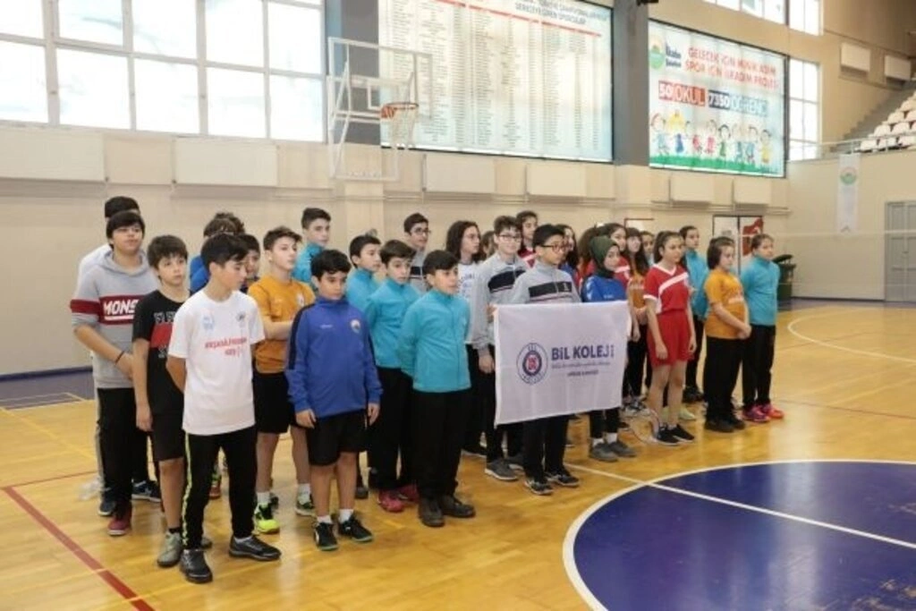 Okullar Arası Badminton Yıldızlar İl Birinciliği Müsabakaları Sona Erdi - Resim 14
