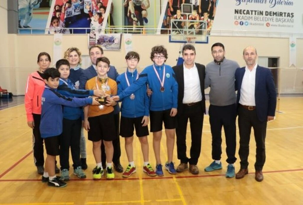 Okullar Arası Badminton Yıldızlar İl Birinciliği Müsabakaları Sona Erdi - Resim 13