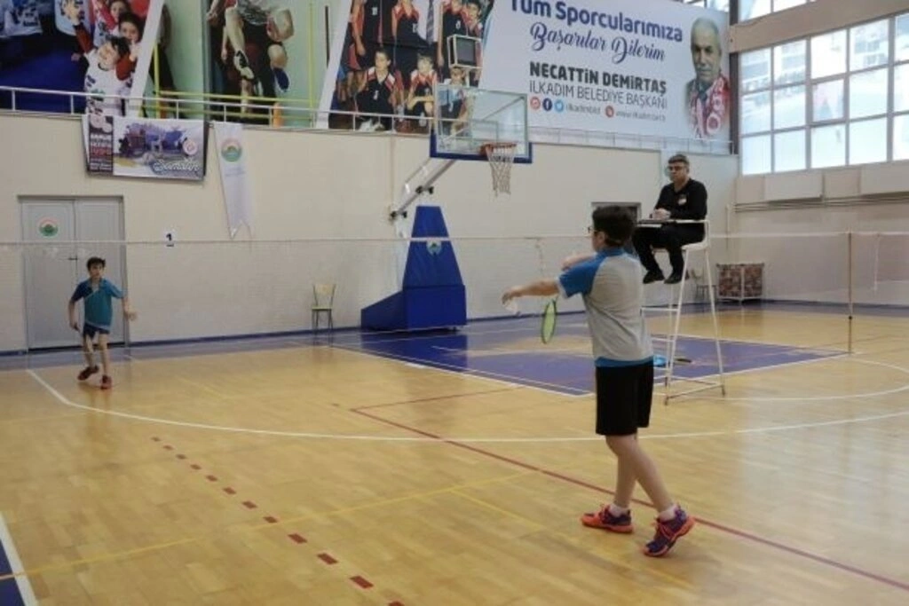 Okullar Arası Badminton Yıldızlar İl Birinciliği Müsabakaları Sona Erdi - Resim 16