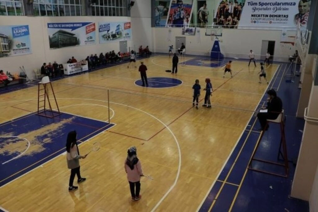 Okullar Arası Badminton Yıldızlar İl Birinciliği Müsabakaları Sona Erdi - Resim 18