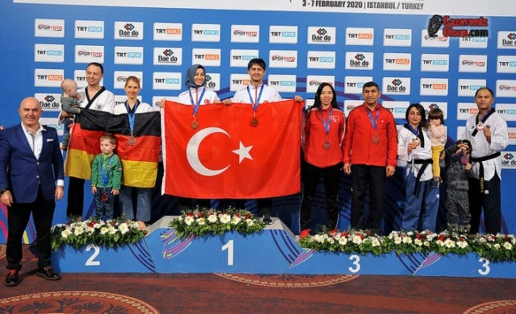 Taekwondoculardan Madalya Yağmuru - Resim 1