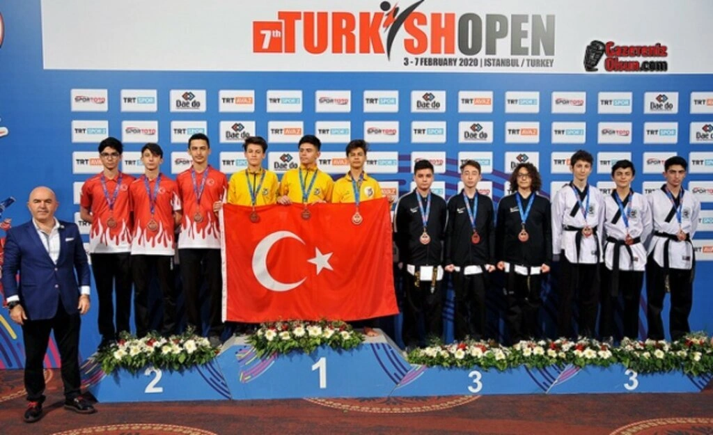 Taekwondoculardan Madalya Yağmuru - Resim 3