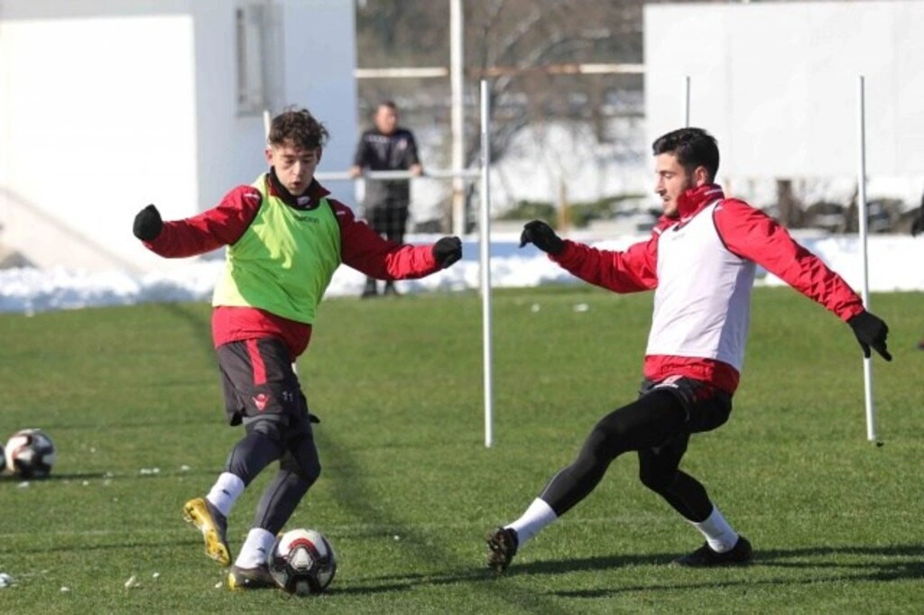 Samsunspor'da Yılın İlk Karlı Antrenmanı - Resim 2