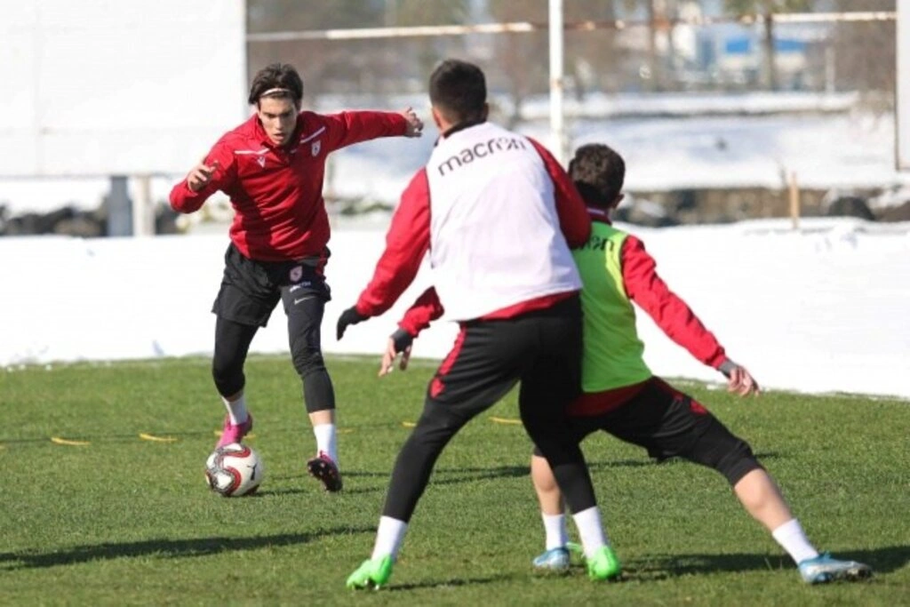 Samsunspor'da Yılın İlk Karlı Antrenmanı - Resim 3