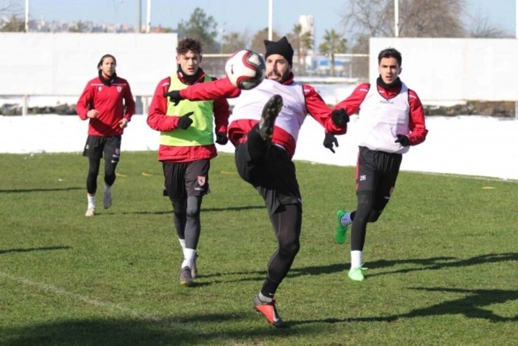 Samsunspor'da Yılın İlk Karlı Antrenmanı - Resim 4