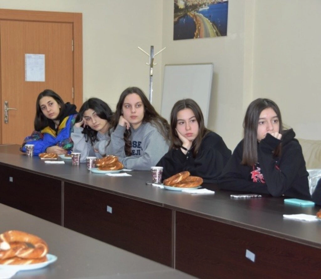 Geleceğin Bilim Kadınları Doç. Dr. Ayşenur Büyükgöze Kavas ile Buluştu - Resim 4