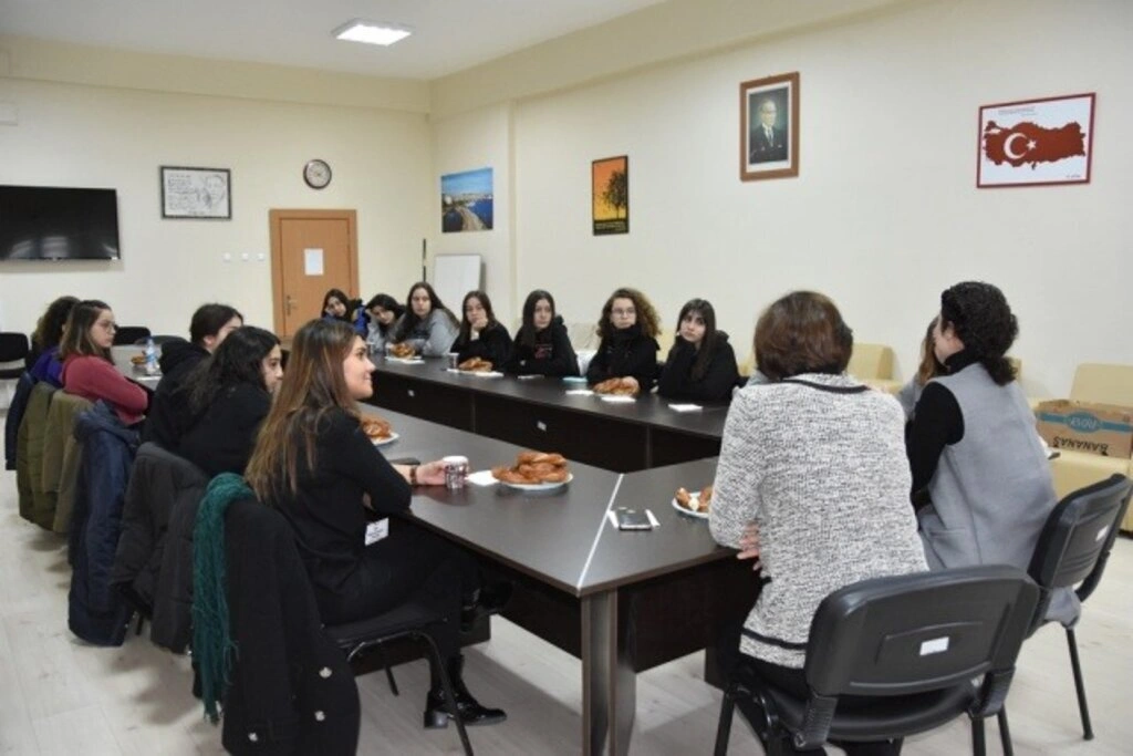 Geleceğin Bilim Kadınları Doç. Dr. Ayşenur Büyükgöze Kavas ile Buluştu - Resim 14