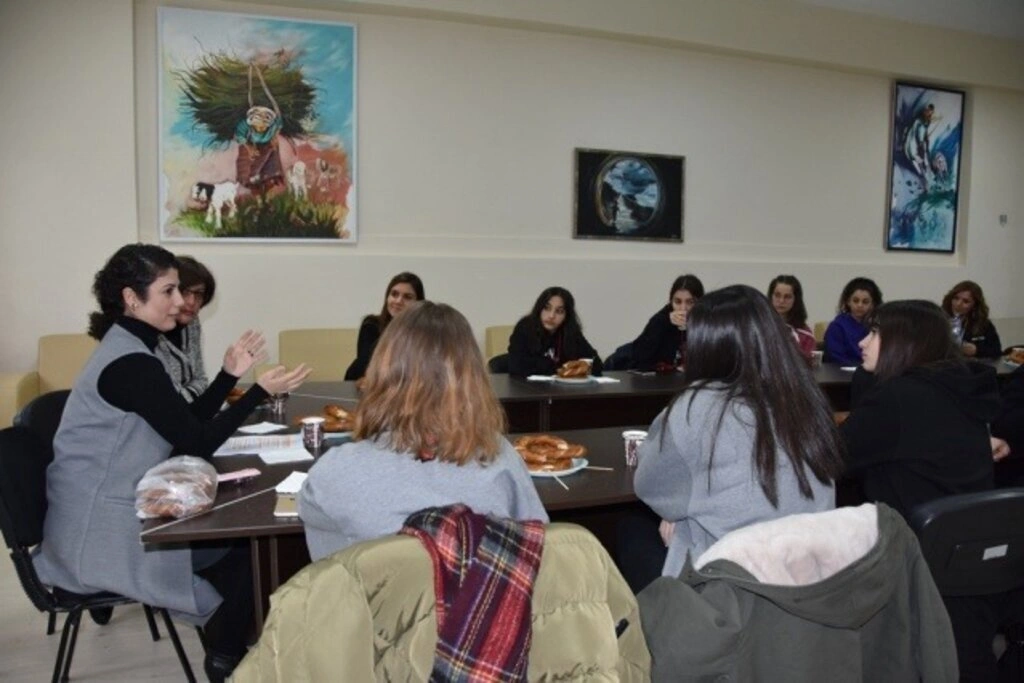 Geleceğin Bilim Kadınları Doç. Dr. Ayşenur Büyükgöze Kavas ile Buluştu - Resim 15