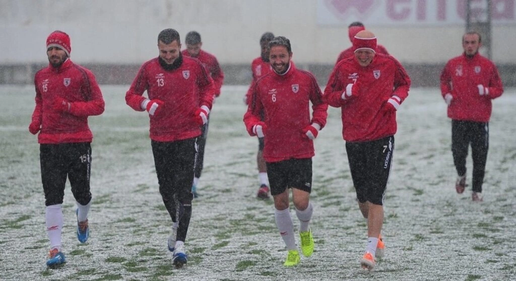 Samsunspor kar üstünde çalıştı - Resim 2