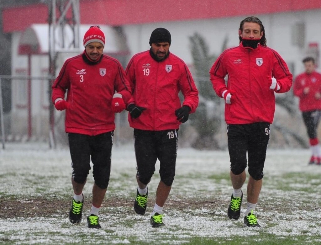 Samsunspor kar üstünde çalıştı - Resim 5