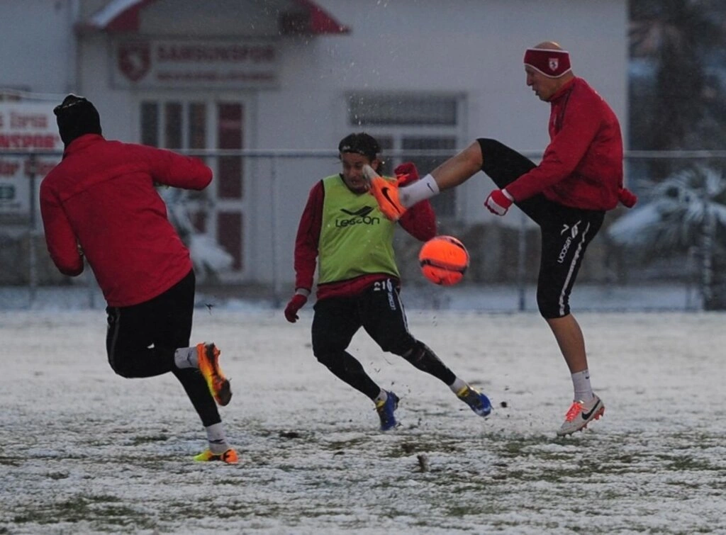 Samsunspor kar üstünde çalıştı - Resim 11