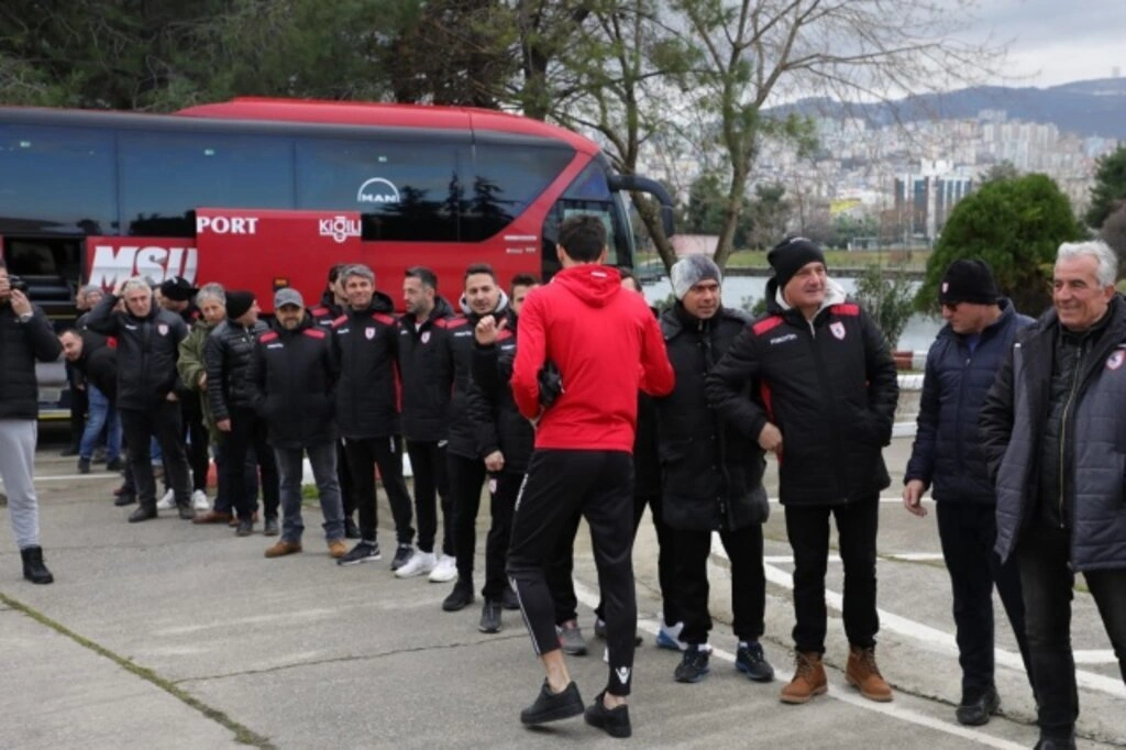 Samsunspor, Meşalelerle Uğurlandı - Resim 1