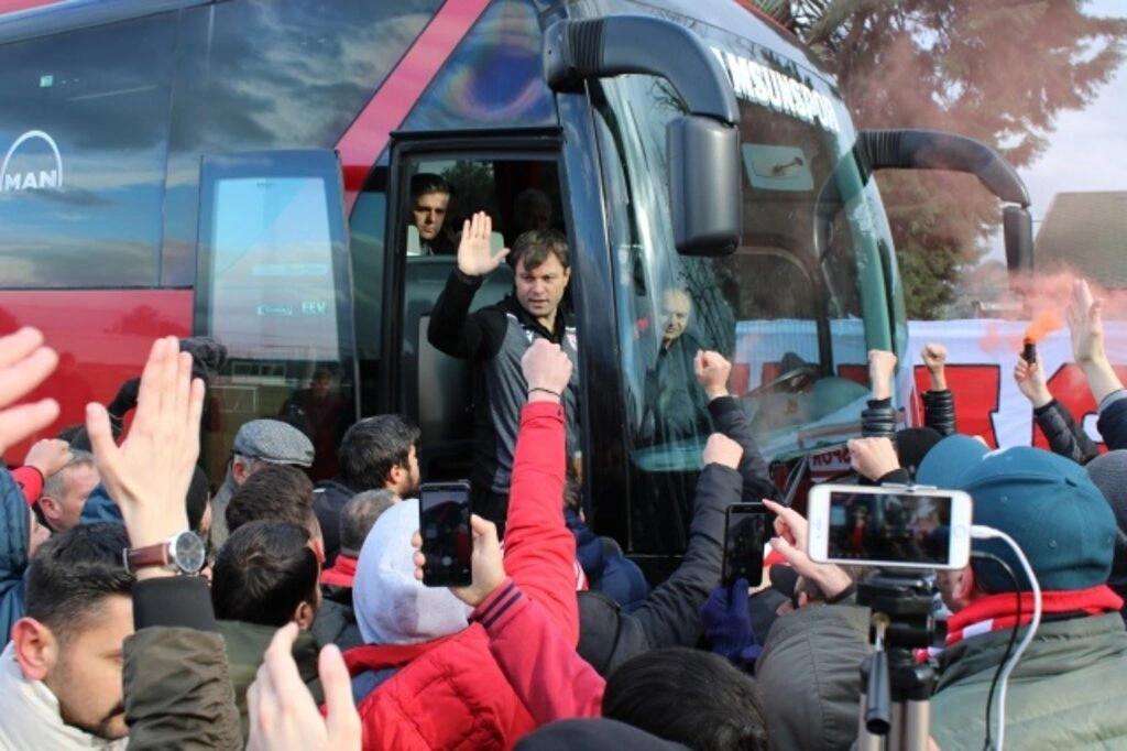 Samsunspor, Meşalelerle Uğurlandı - Resim 11