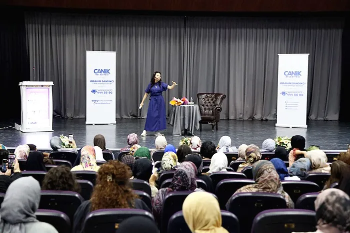 Canik Belediyesi’nden Geleneksel Yöntemlerle Kadim Şifanın İzinde Konferansı Canik Belediyesi’nden Geleneksel Yöntemlerle Kadim Şifanın İzinde Konferansı