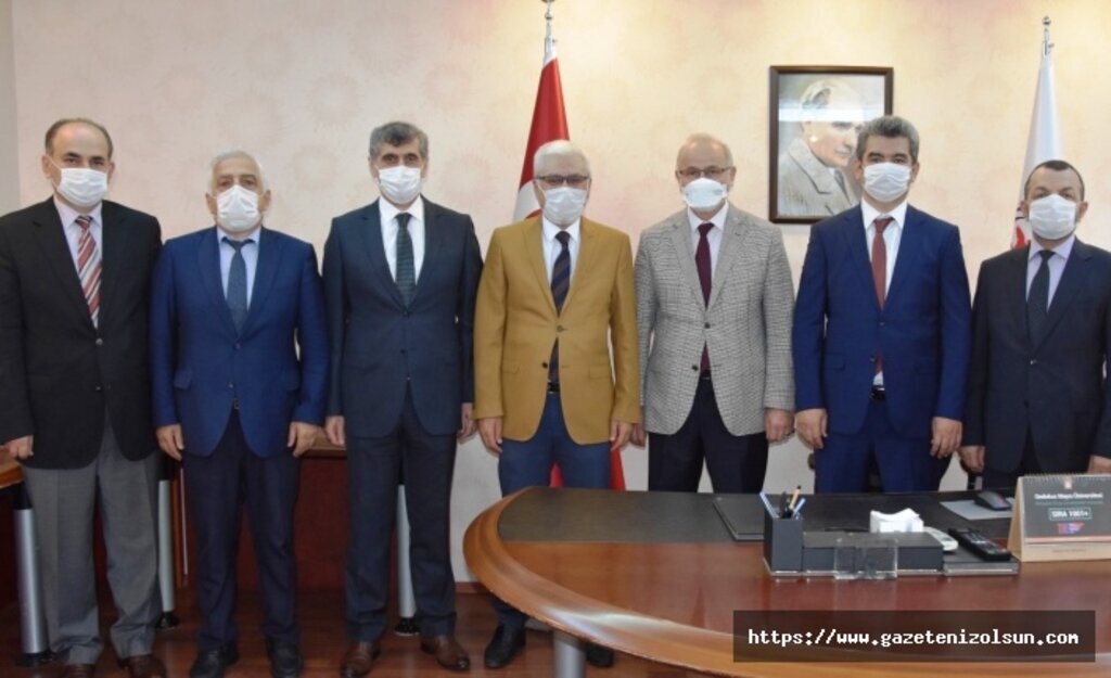 OMÜ Tıp ve Sağlık Uygulama'da devir teslim törenleri yapıldı