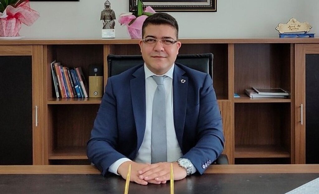 Kaymakam Burak Öz göreve başladı, Burak Öz Kimdir?