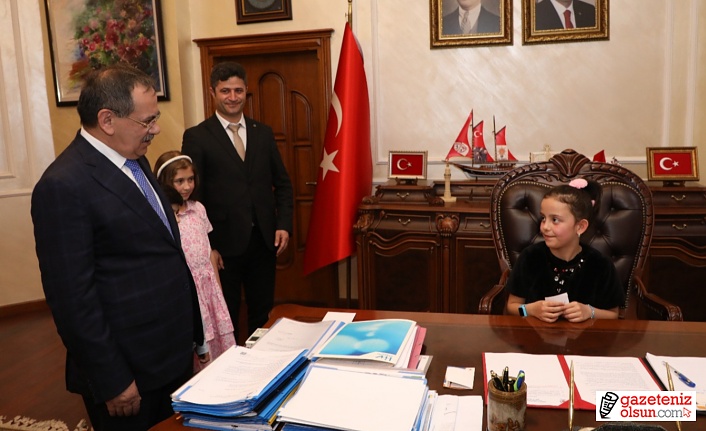 Büyükşehir Belediye Başkanı Mustafa Demir koltuğunu devretti!