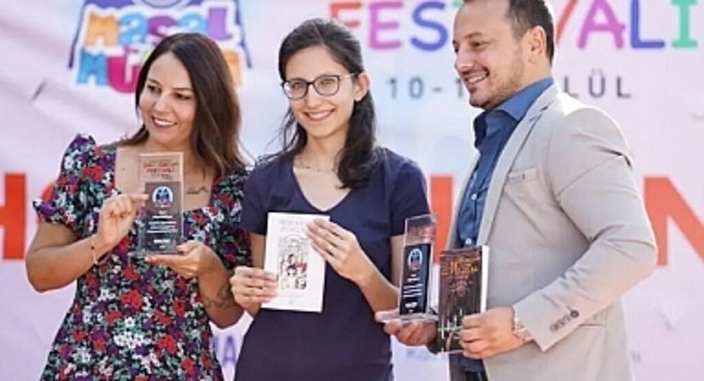 Medusa'nın Pusulası kitabı konusu! Gülşah Elikbank kimdir?