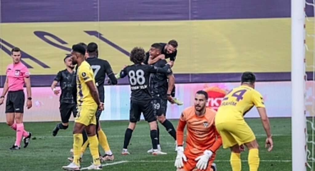 Samsunspor Eyüpspor'u 4-1 Yendi