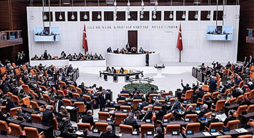 EYT Meclis'te kabul edildi! EYT Şartları, EYT Başvuru, EYT kimleri kapsıyor?