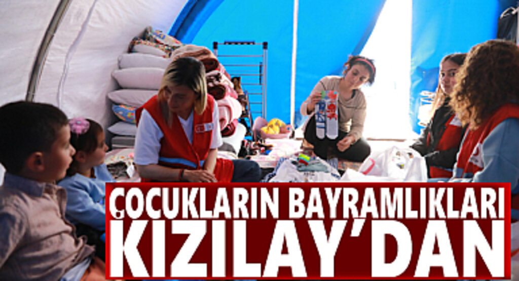 Depremzede Çocukların Bayramlıkları Kızılay'dan