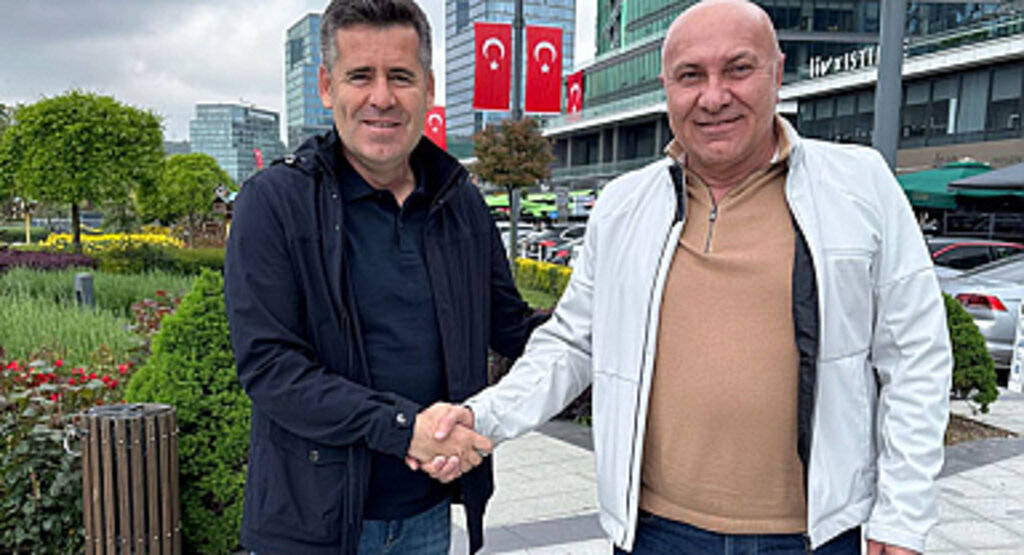 Samsunspor Eroğlu ile 3 yıllık sözleşme imzaladı