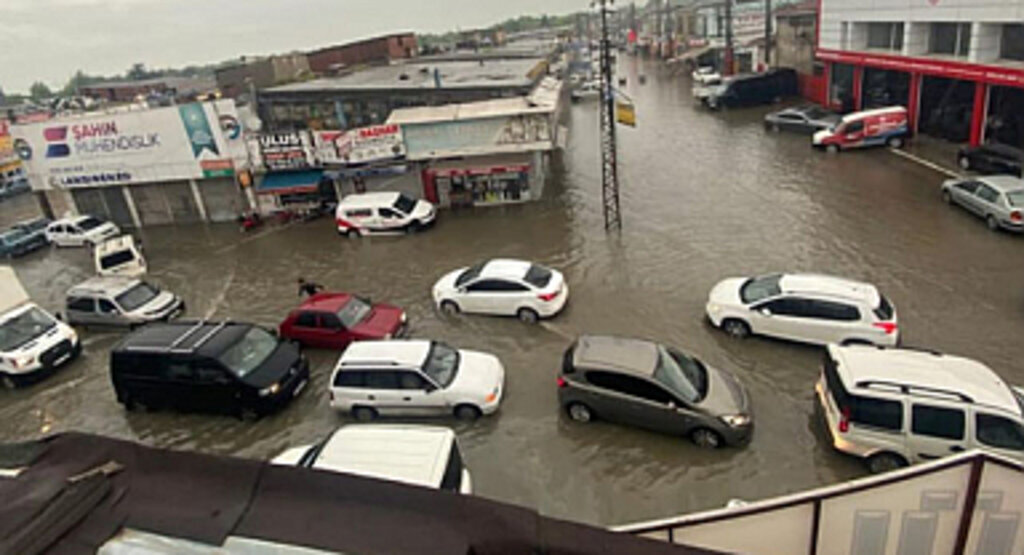 Samsun'da belediyelerden sel uyarısı mesajları! İşte aranacak numaralar