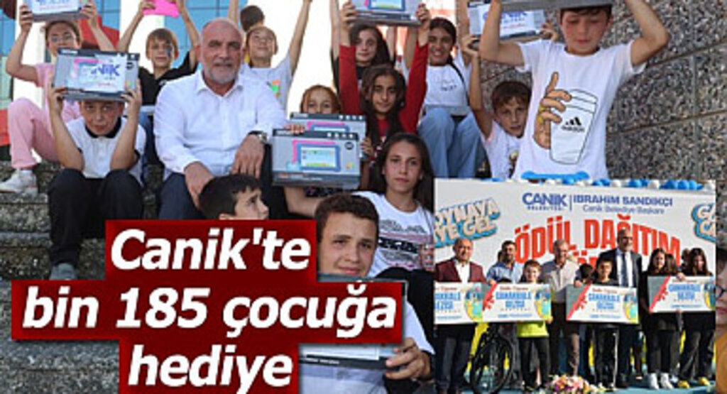 Canik'te Güle Oynaya Camiye Gelen Çocuklar Hediyeleriyle Buluştu